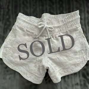 ATHLETA Sand “Camo Tide Linen Shortie” Shorts Sz 4